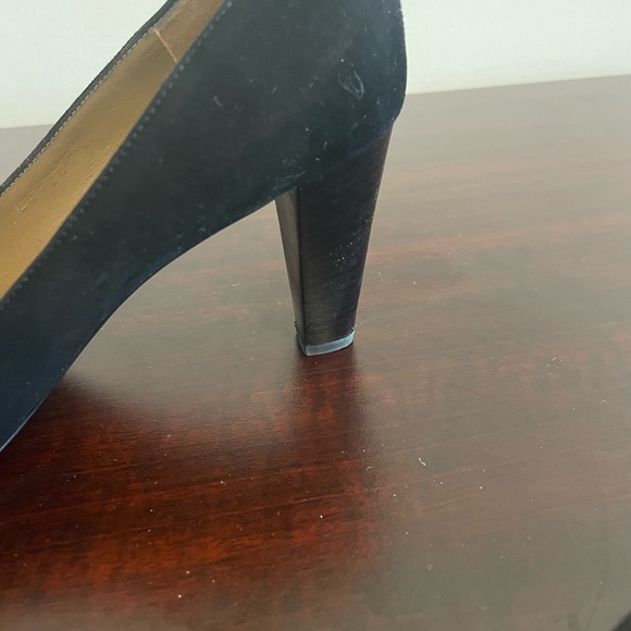 Bruno Magli Women’s Suede Pump Heels Denky - Picture 4 of 9